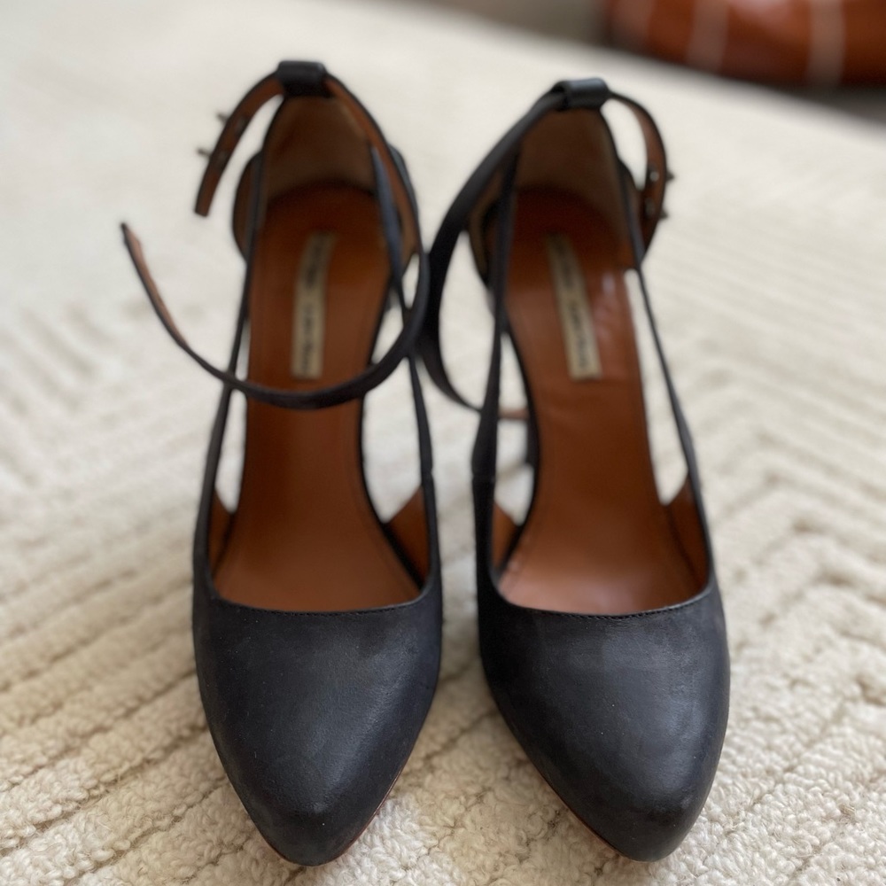 & Other Stories black high heel pumps. Size 5.5